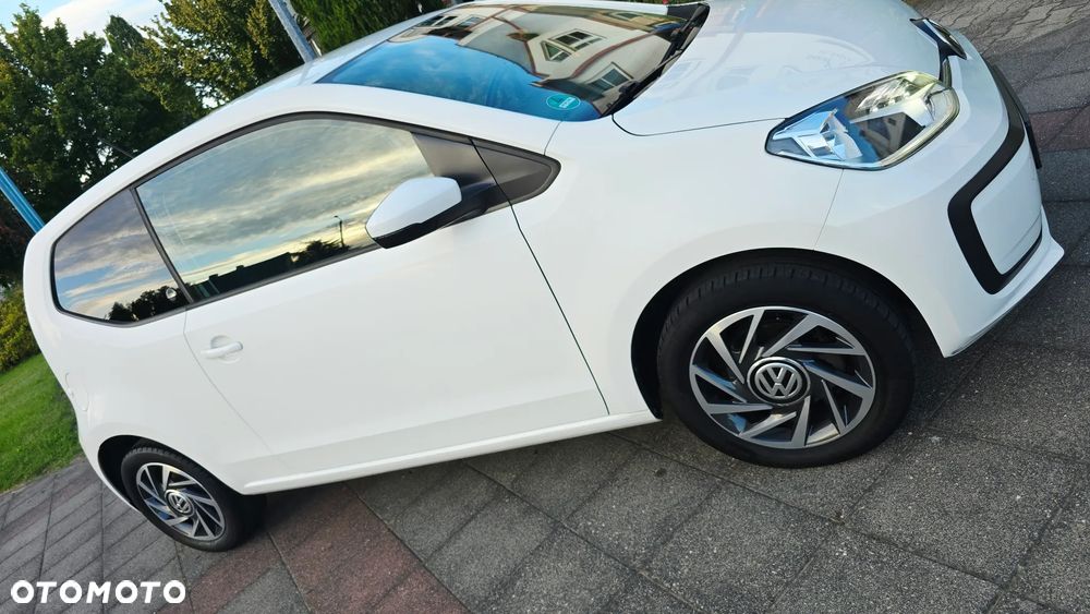 Volkswagen up! sound - 17