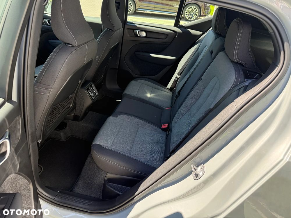 Volvo XC 40 B3 Plus Dark - 11