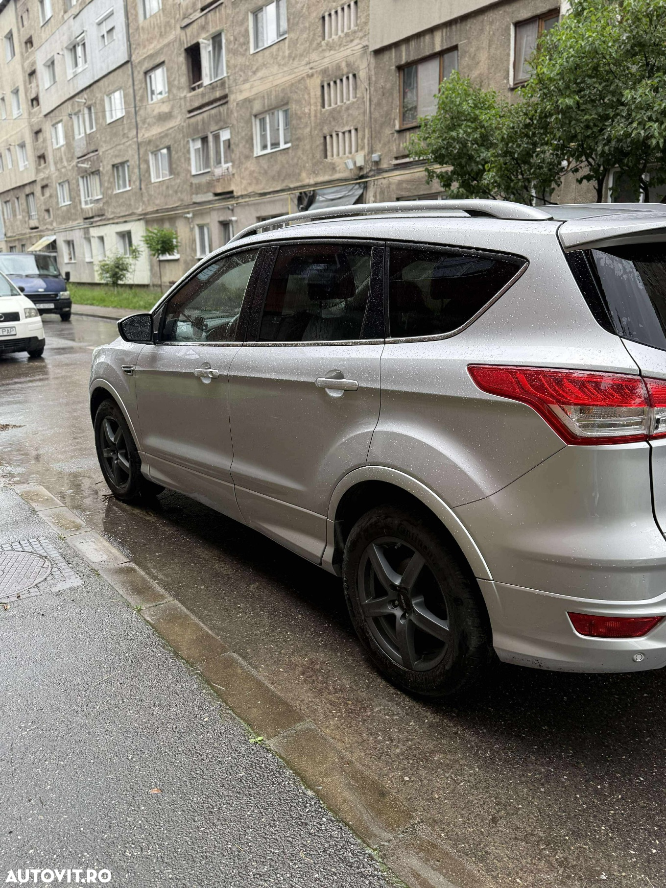 Ford Kuga - 4