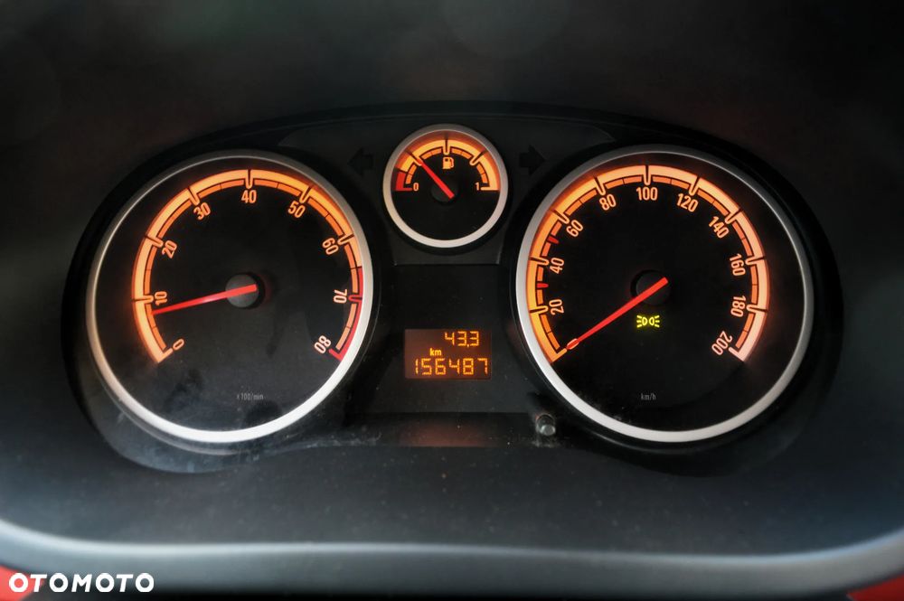 Opel Corsa 1.4 16V Cosmo - 40