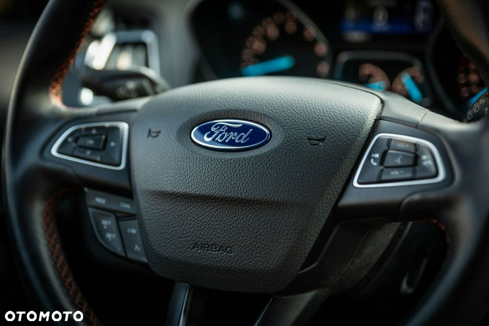 Ford Kuga 1.5 EcoBoost 2x4 Titanium - 19