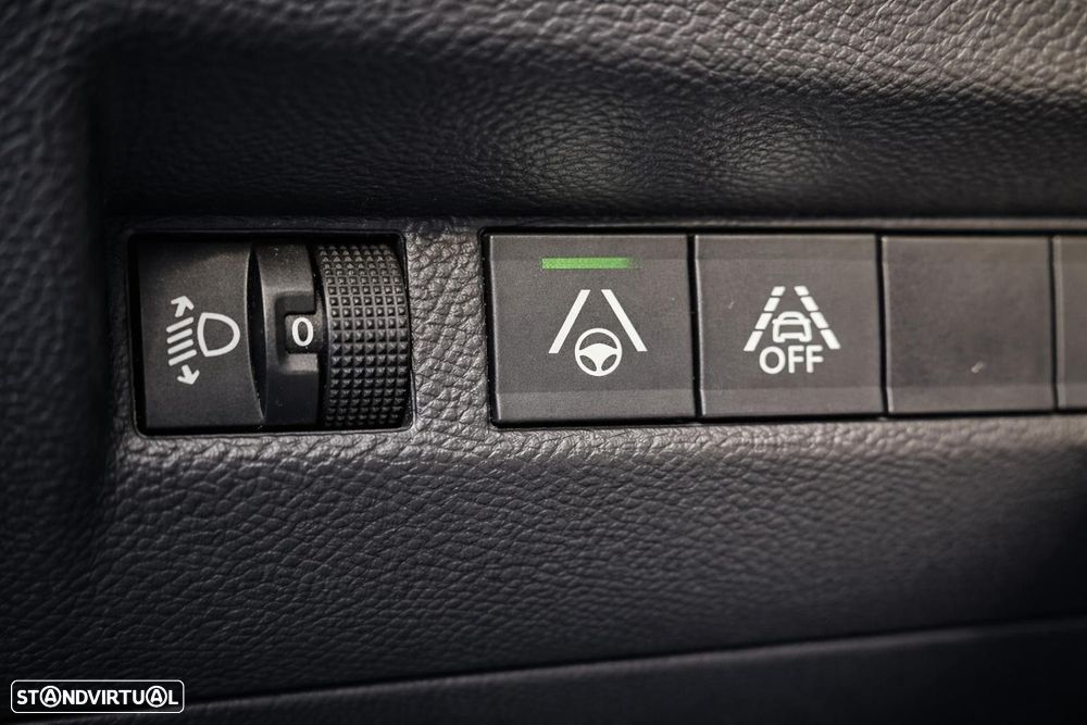 Peugeot e-2008 50 kWh Allure - 15