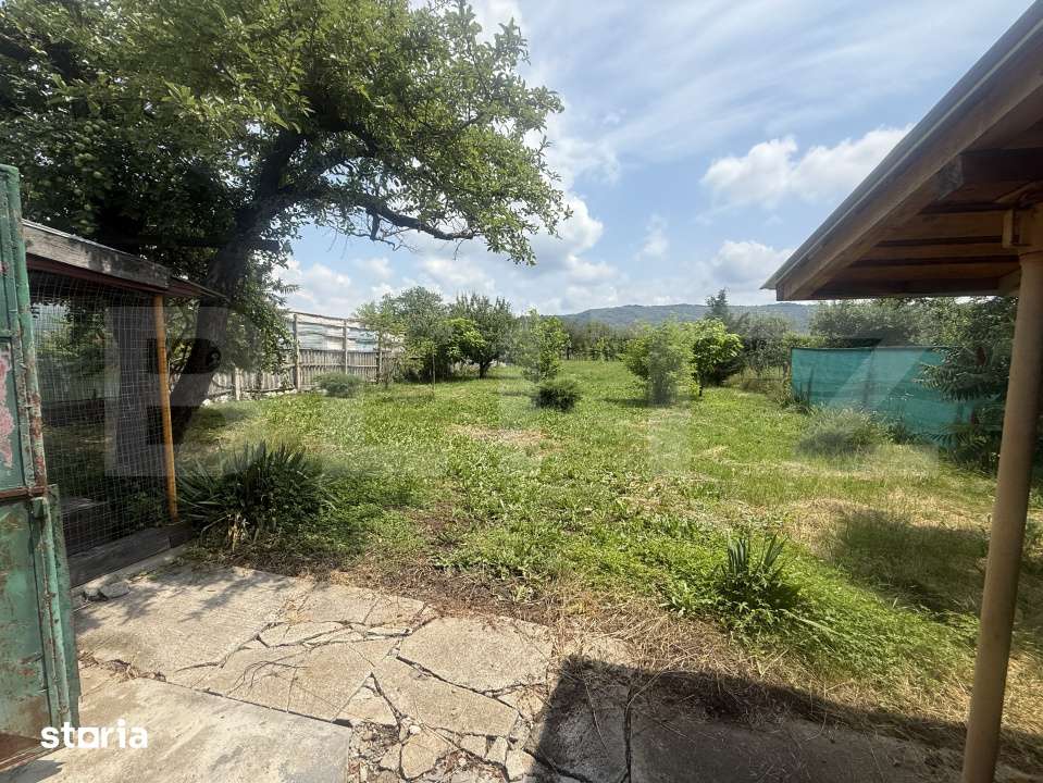 Casa spatioasa, 294 mp, 1.692 mp teren, garaj, terasa si gradina – V - Imagine principală: 5/19