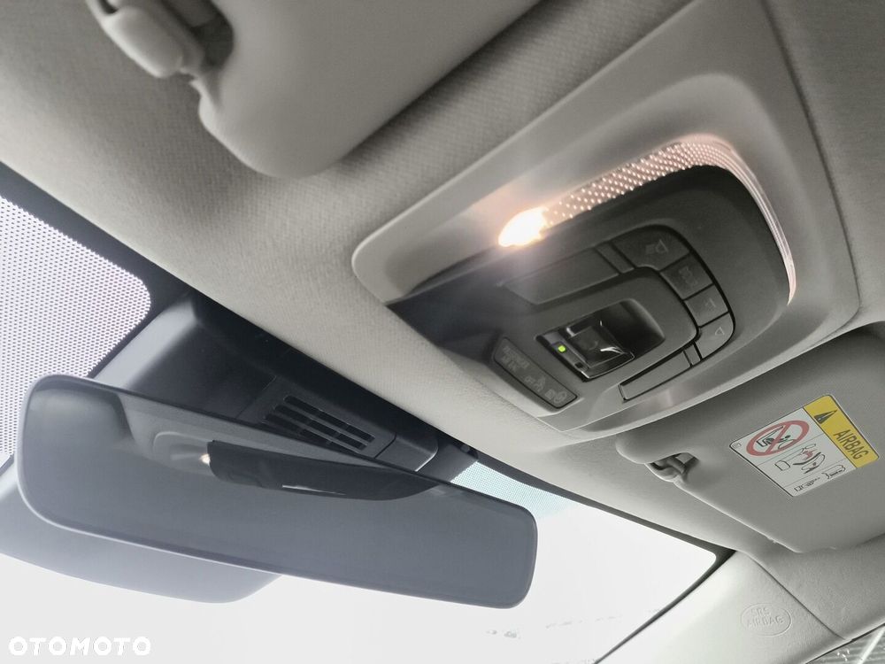 Toyota Corolla 1.8 Hybrid Style - 24