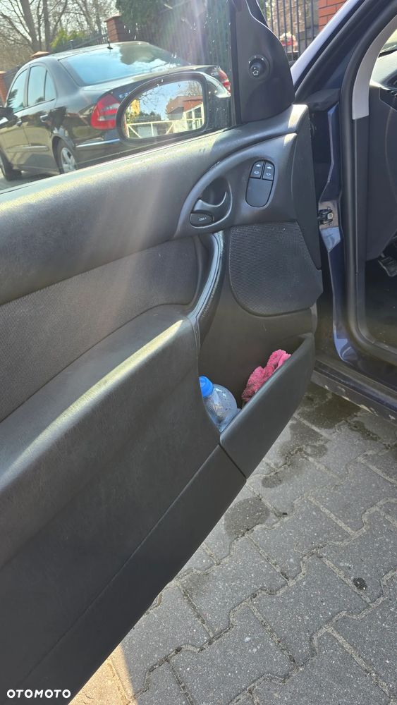 Ford Focus Ambiente - 8