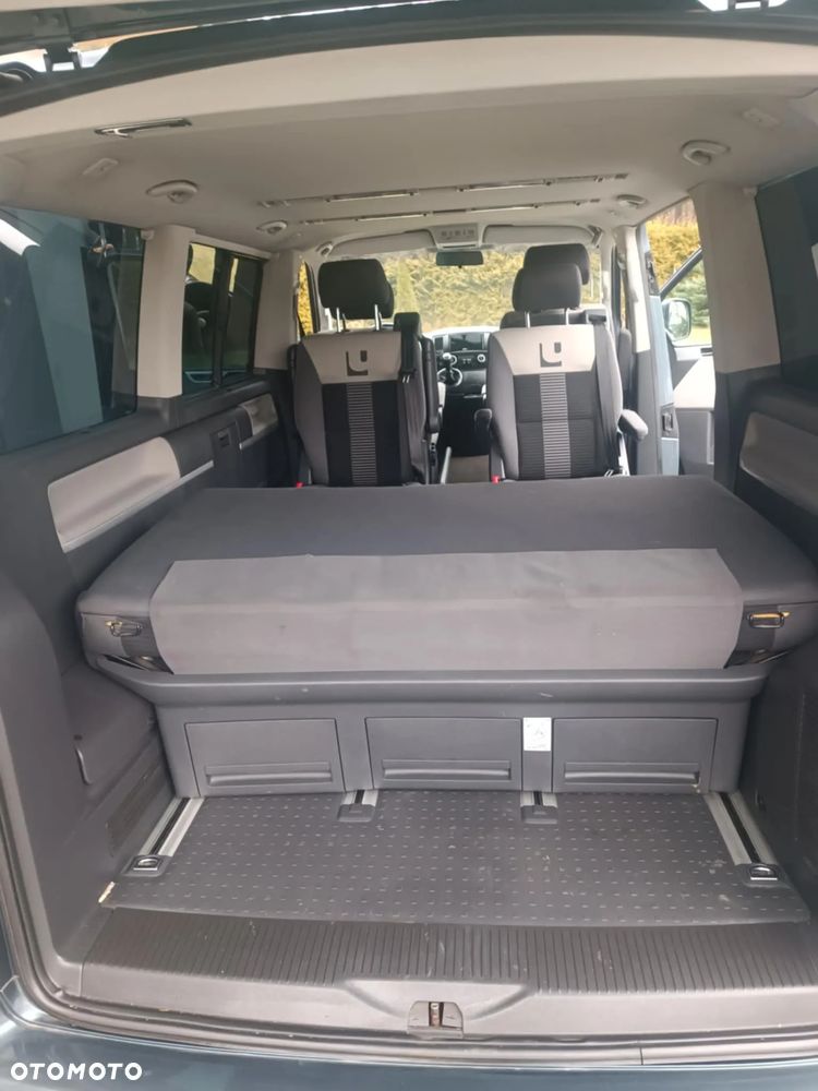 Volkswagen Caravelle - 18