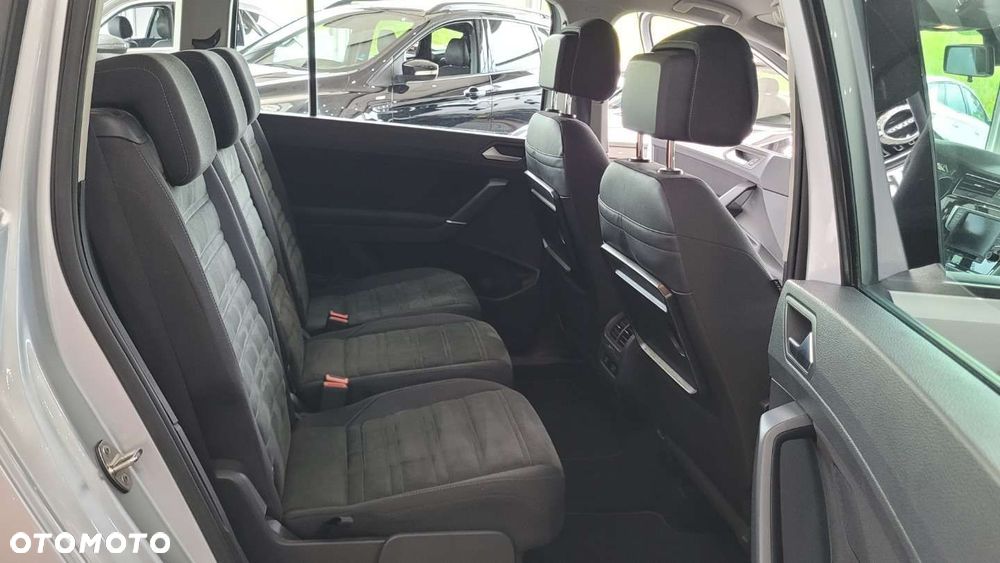 Volkswagen Touran - 31