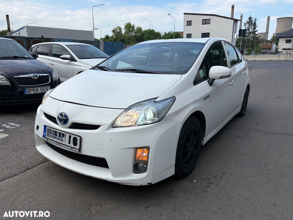 Toyota Prius (Hybrid) - 1