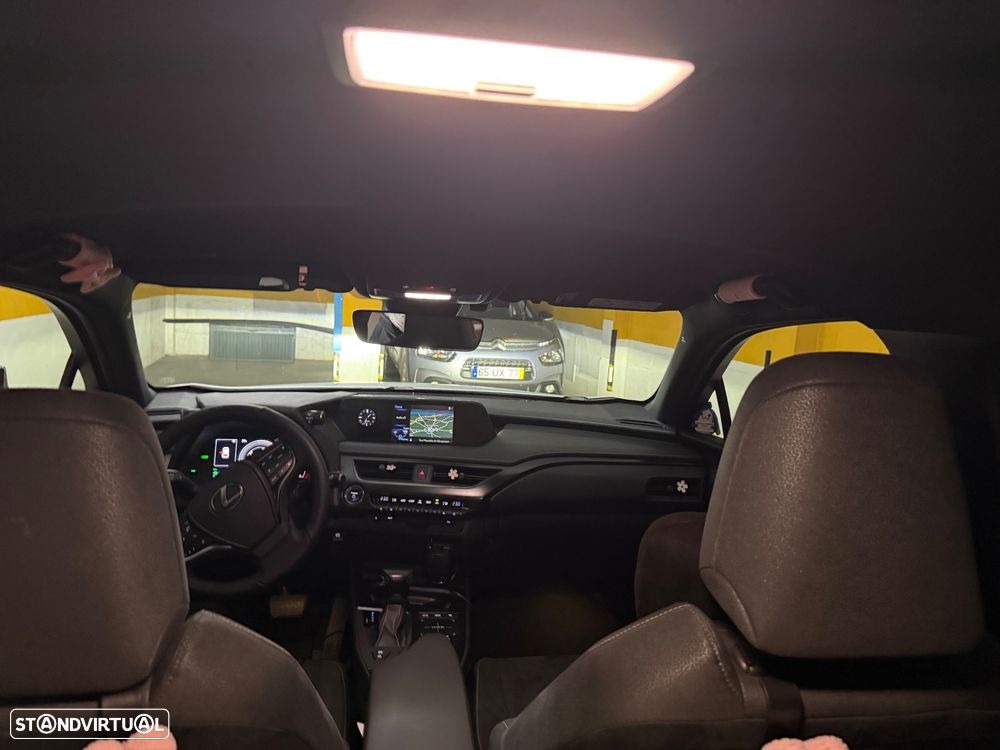 Lexus UX 250h Executive+ - 11