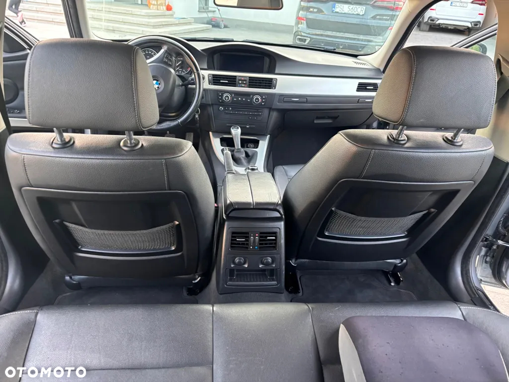 BMW Seria 3 320d DPF Touring Blue Performance Edition Fleet - 18