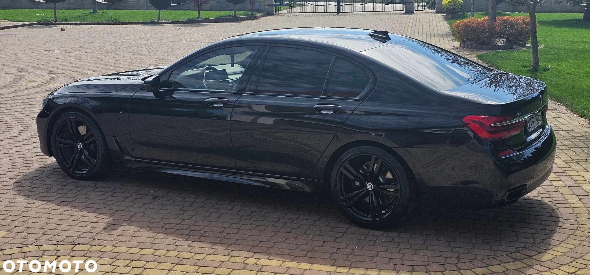 BMW Seria 7 750i xDrive - 7