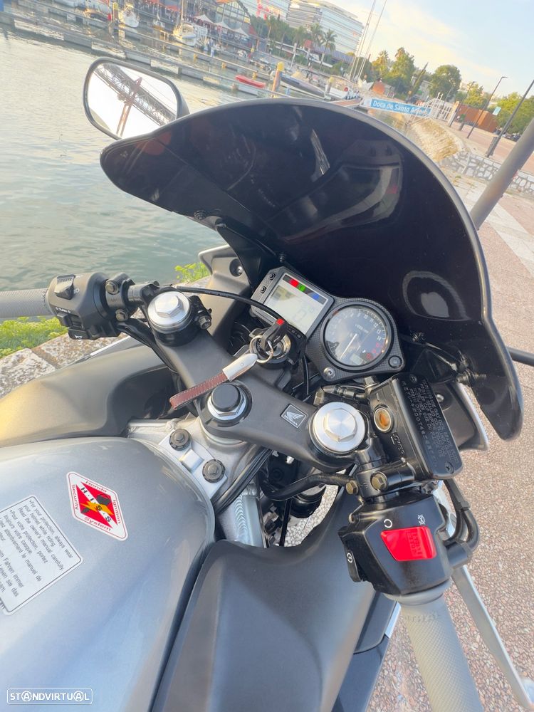 Honda CBR 600 F4 I - 19