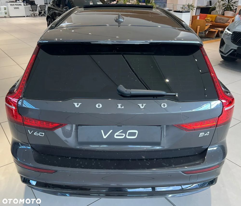 Volvo V60 B4 B DKG Ultimate Dark - 17