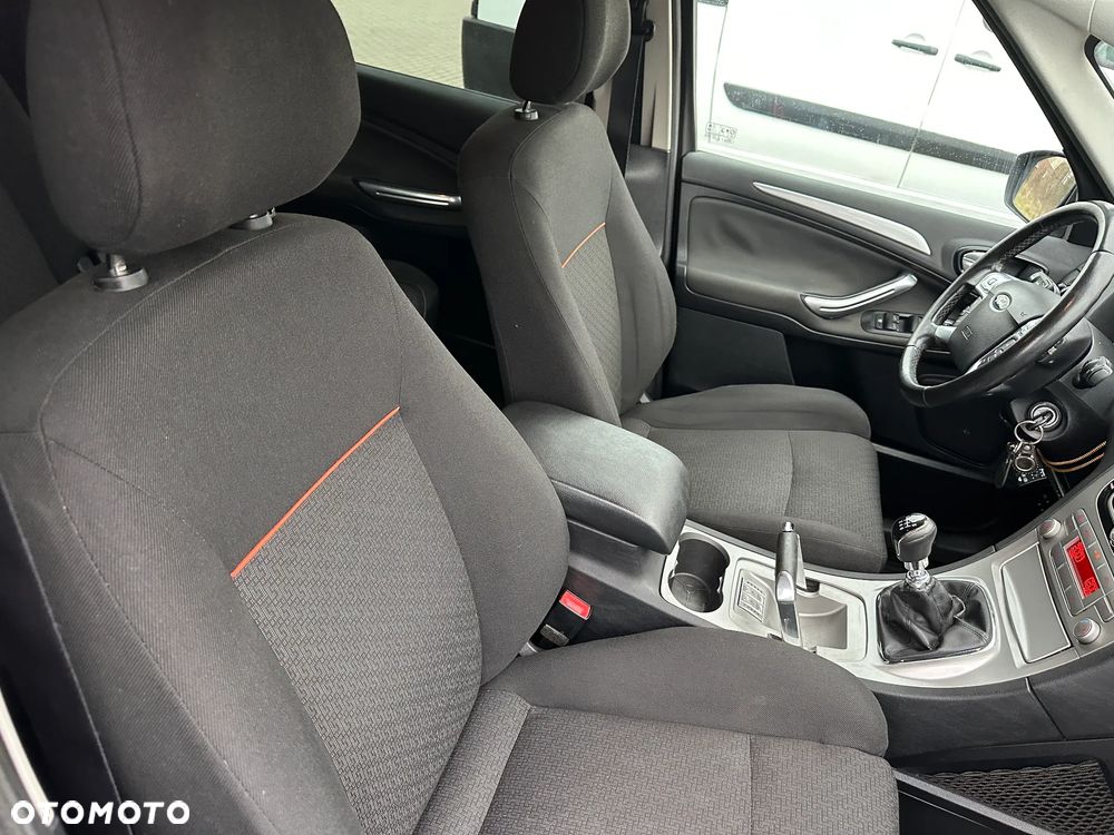 Ford S-Max 2.0 TDCi DPF Ambiente - 15