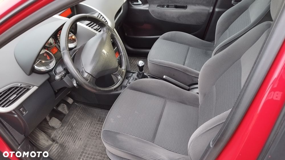 Peugeot 207 - 8