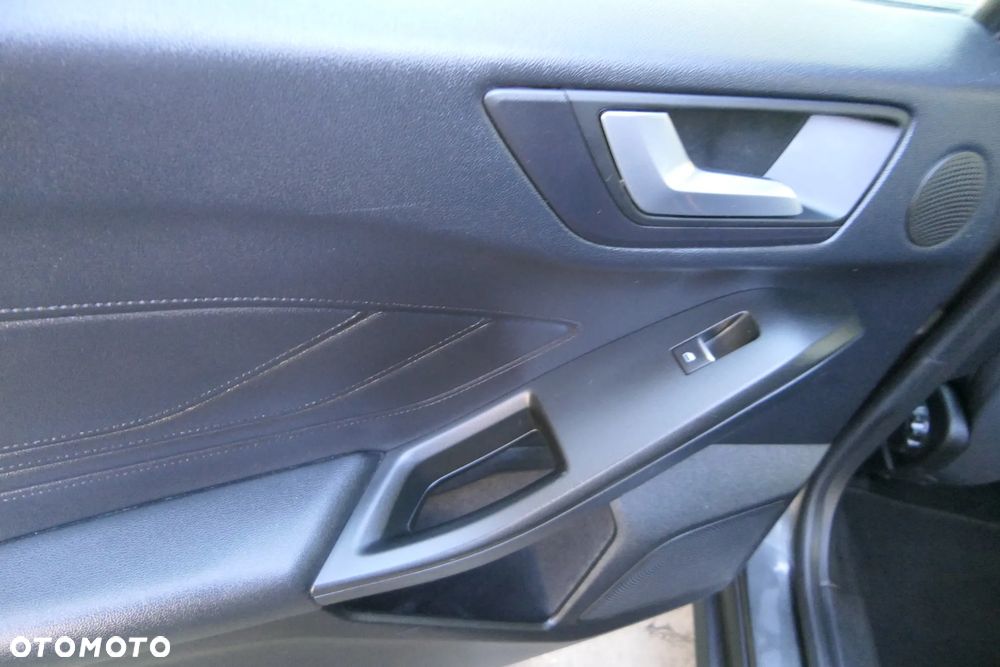 Ford Focus 1.5 EcoBlue STart-Stopp-System TITANIUM - 32