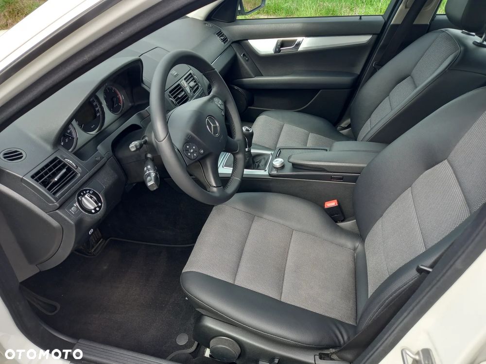 Mercedes-Benz Klasa C 200 CDI Avantgarde - 22