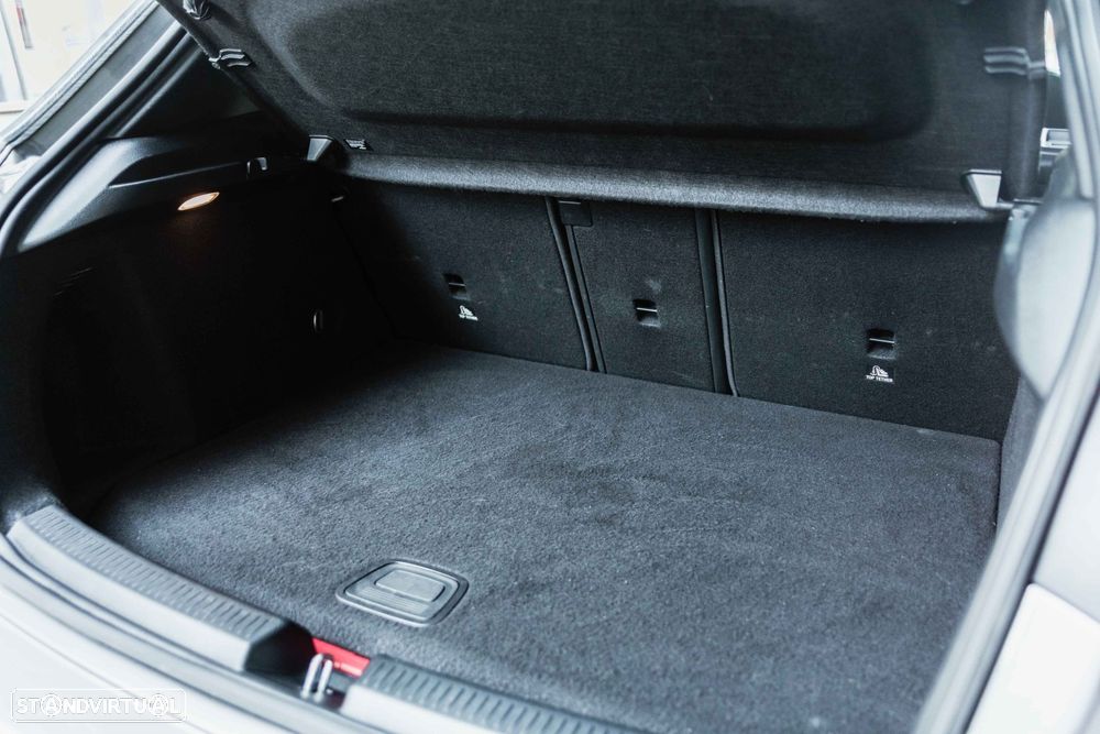 Mercedes-Benz A 250 e Progressive - 27