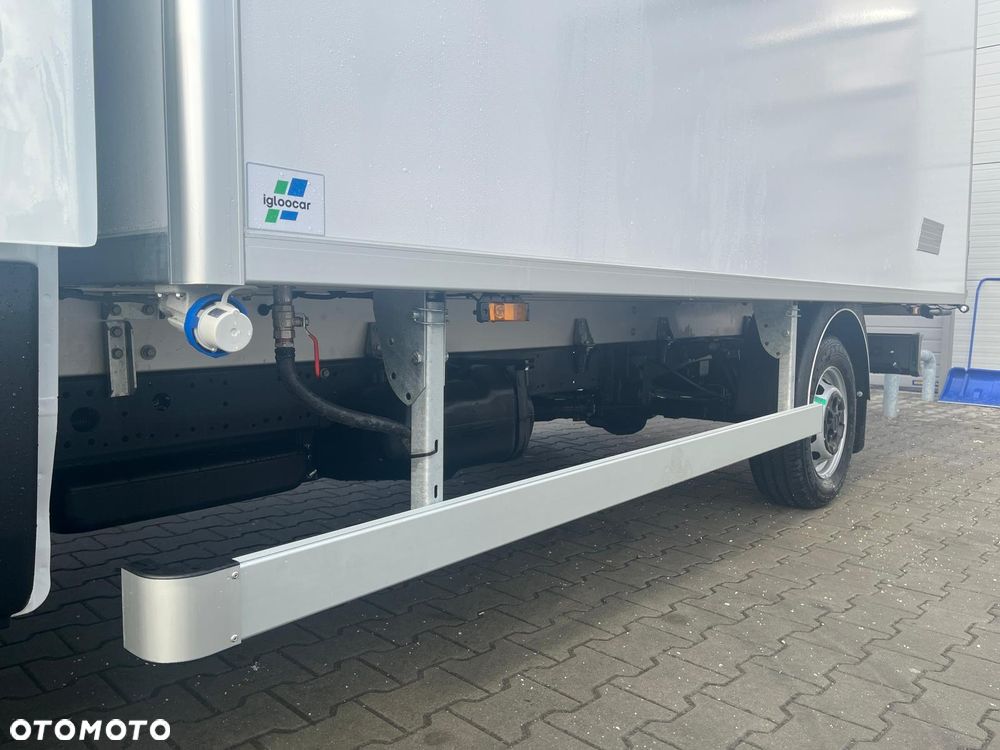 Iveco Daily 35S16H3.0A8 Izoterma 8 EP / Agregat z grzaniem + 230V - 22