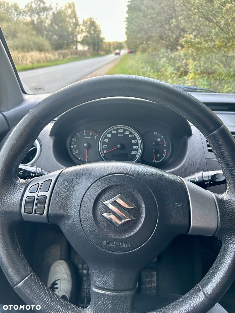 Suzuki Swift - 10