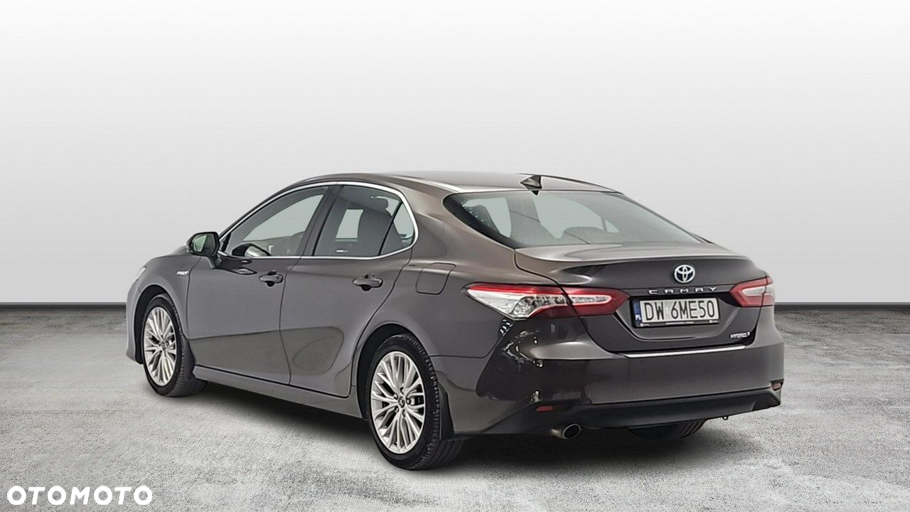 Toyota Camry - 3