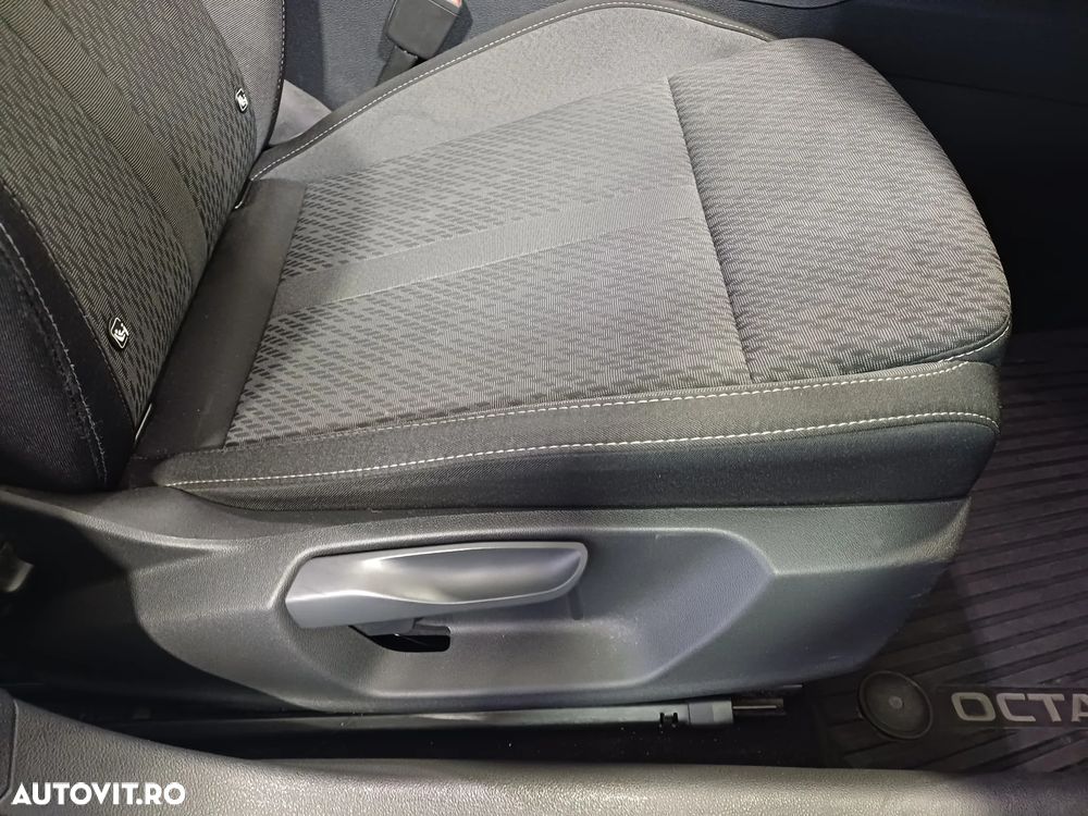 Skoda Octavia 2.0 TDI DSG Style - 28