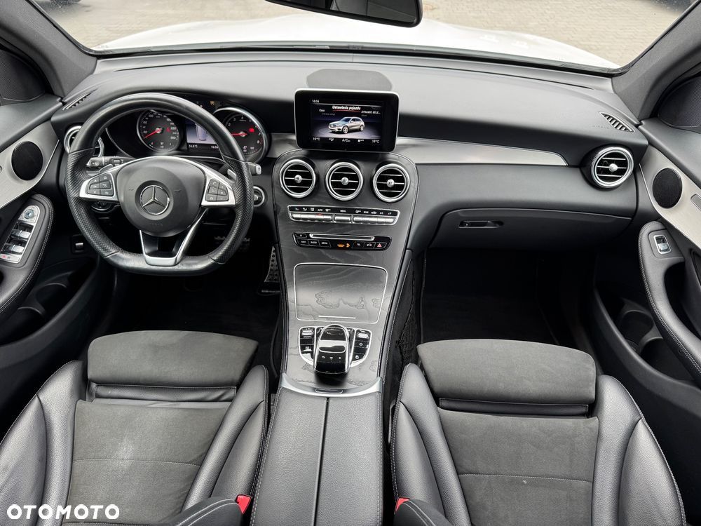 Mercedes-Benz GLC 250 4Matic 9G-TRONIC AMG Line - 19