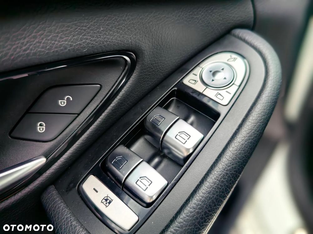 Mercedes-Benz Klasa C 160 Business Edition 9G-TRONIC - 23