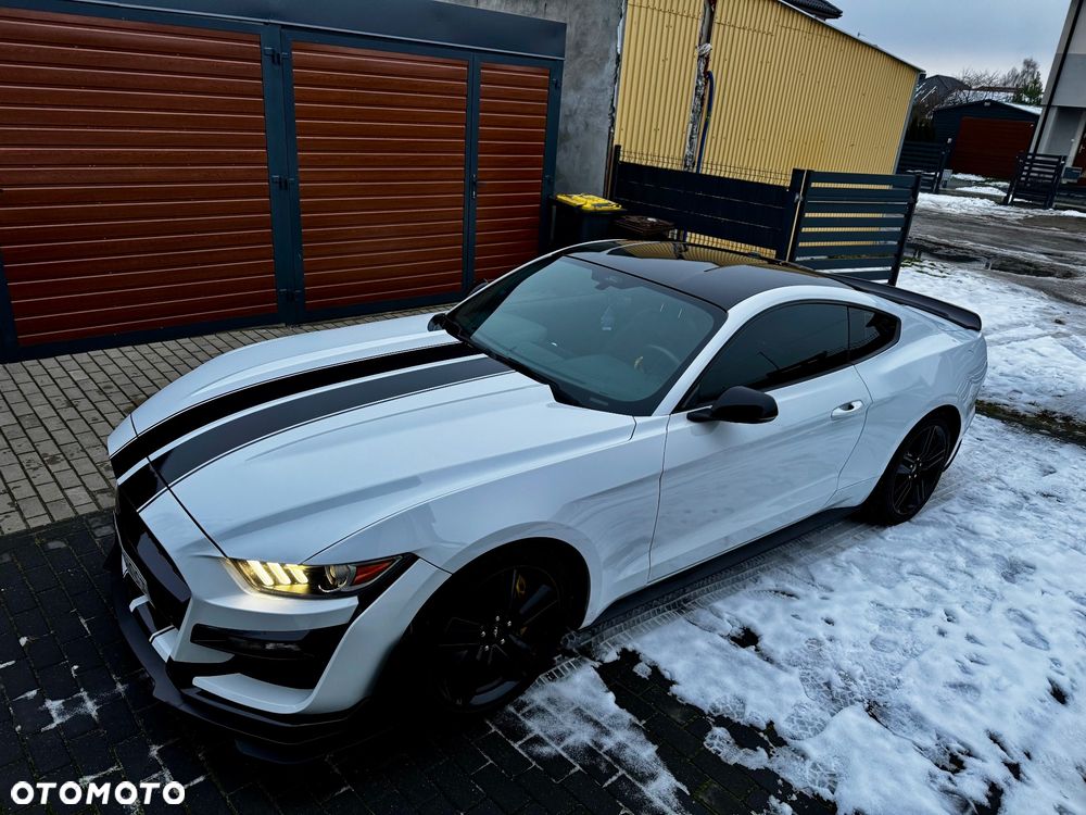 Ford Mustang - 4