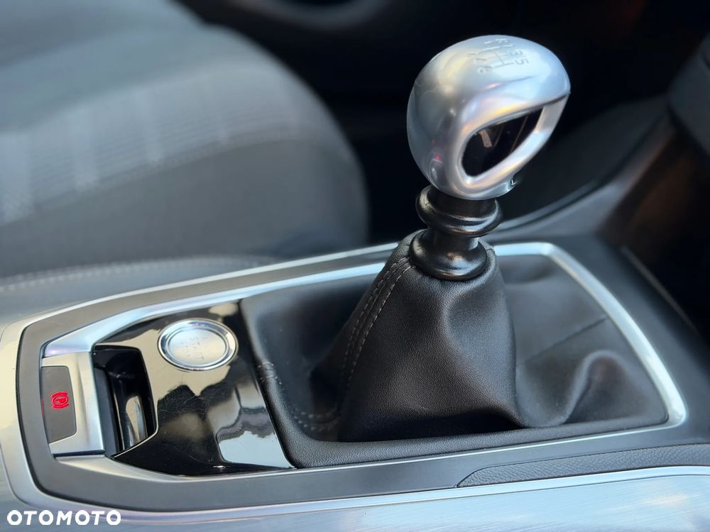 Peugeot 308 1.2 PureTech Allure S&S - 21