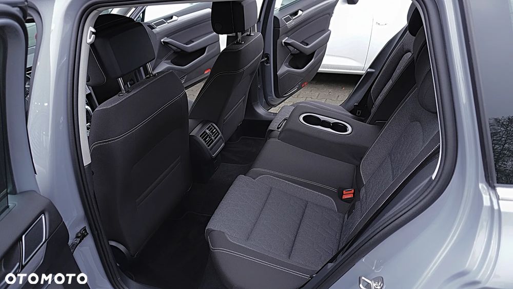Volkswagen Passat 2.0 TDI EVO Business DSG - 17