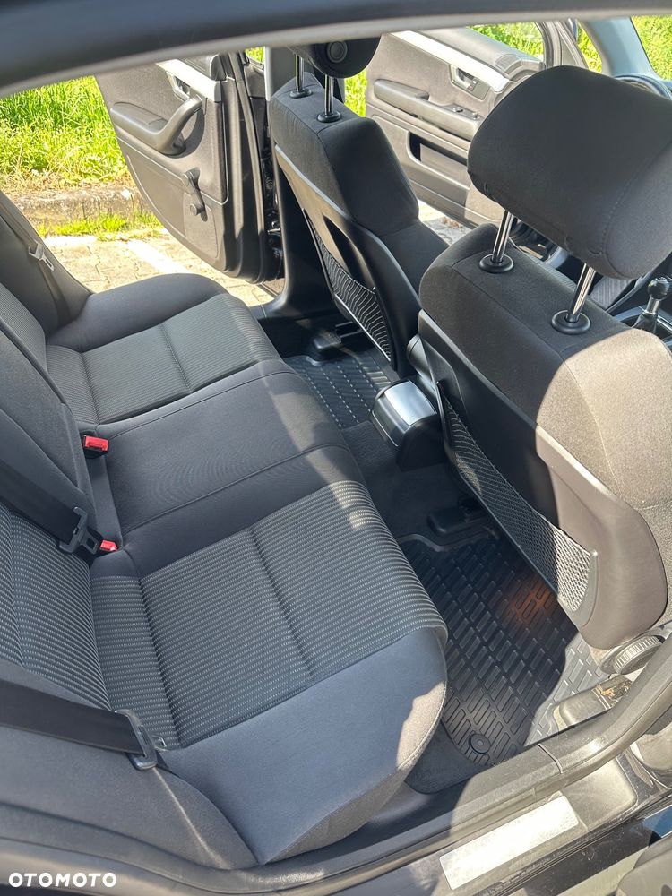 Audi A4 Limousine 2.0 T FSI quattro - 10