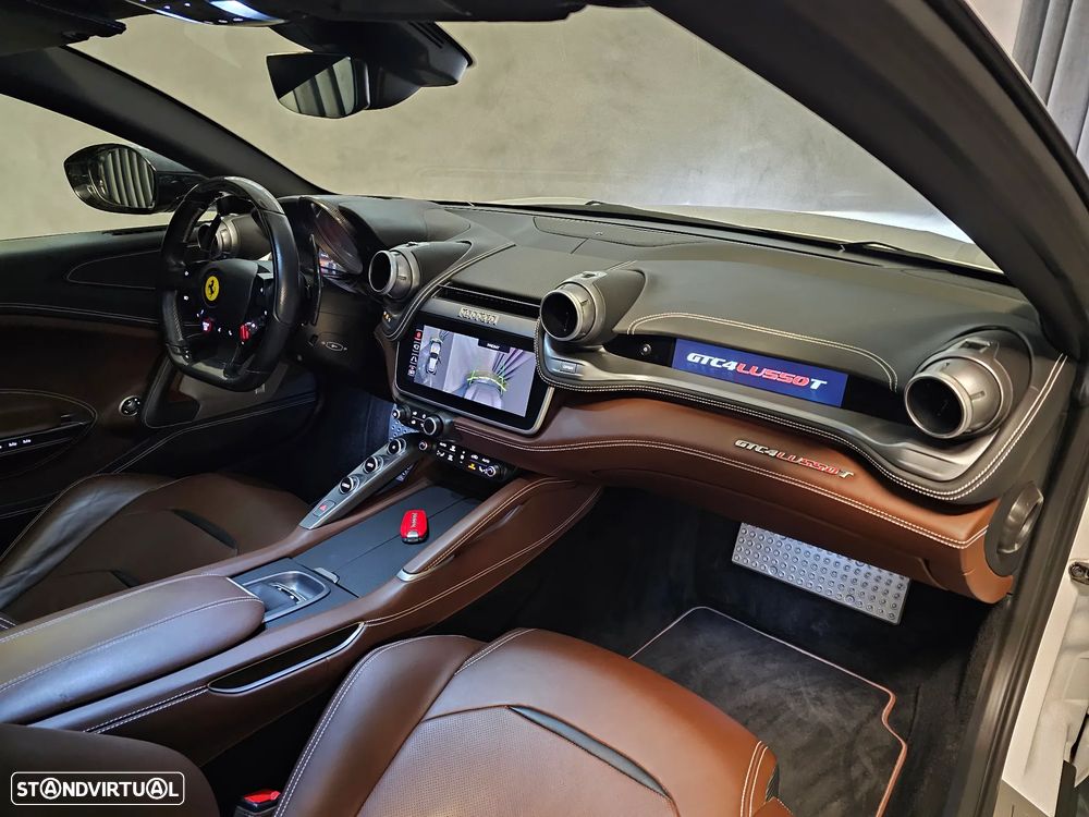 Ferrari GTC4 Lusso T - 9