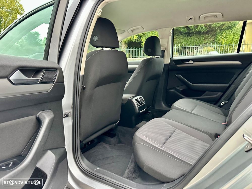 VW Passat Variant 1.6 TDI Confortline - 21