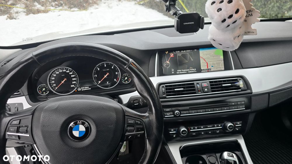 BMW Seria 5 520d xDrive - 12