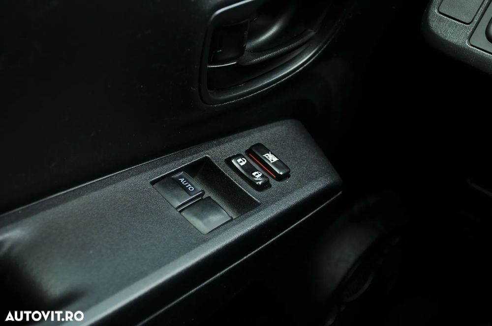 Toyota Yaris - 17