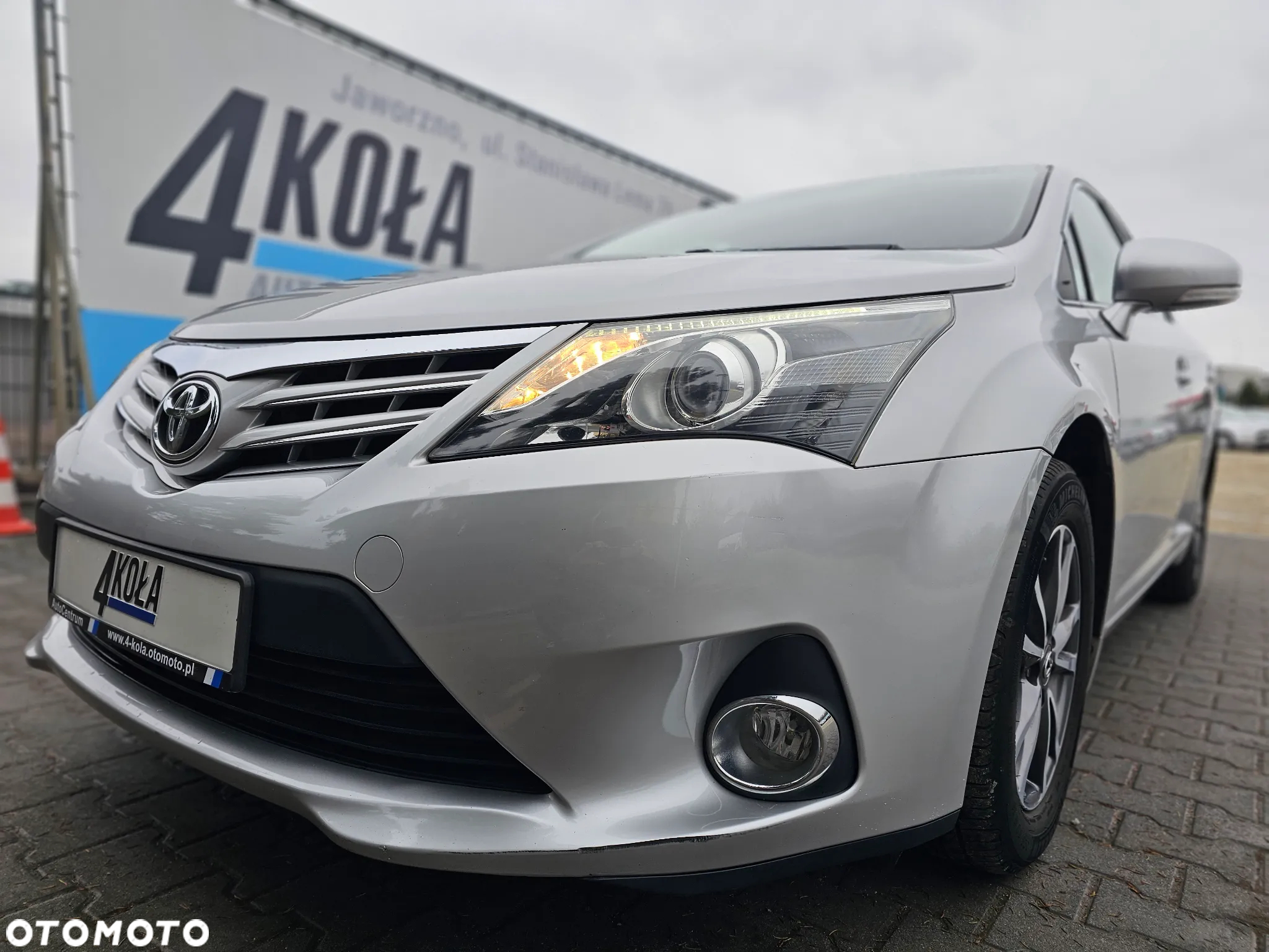 Toyota Avensis 1.8 Premium - 9