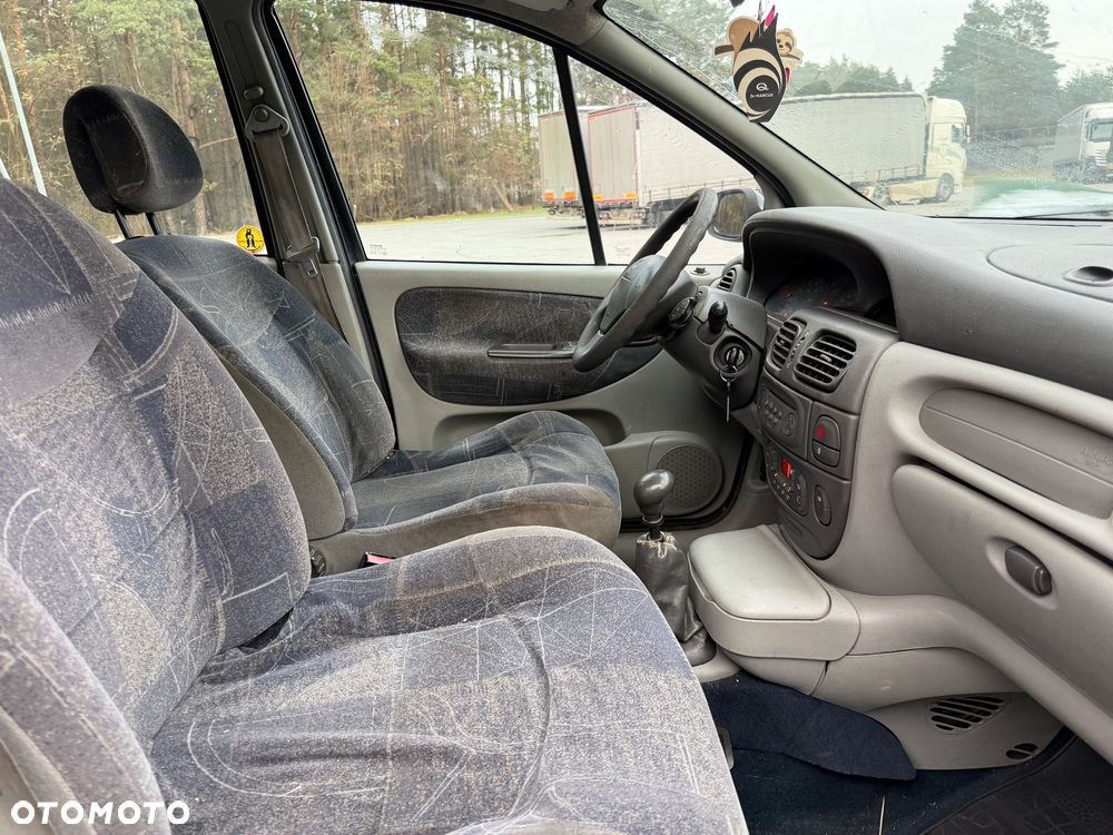 Renault Megane 1.9 dCi Luxe Expression - 8