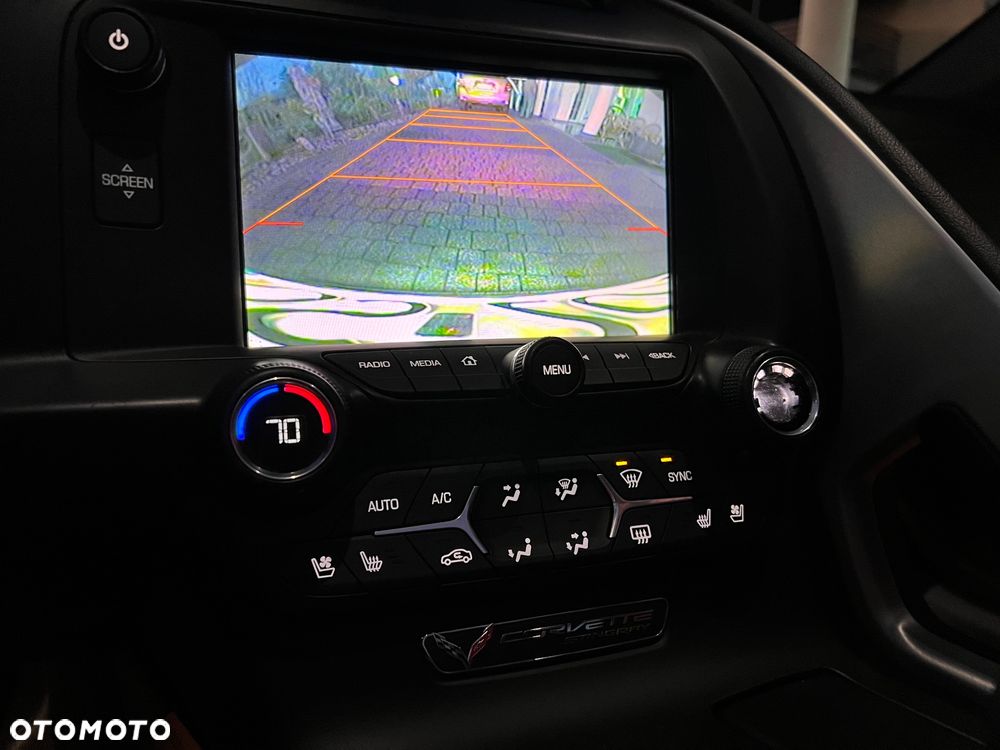 Chevrolet Corvette - 23