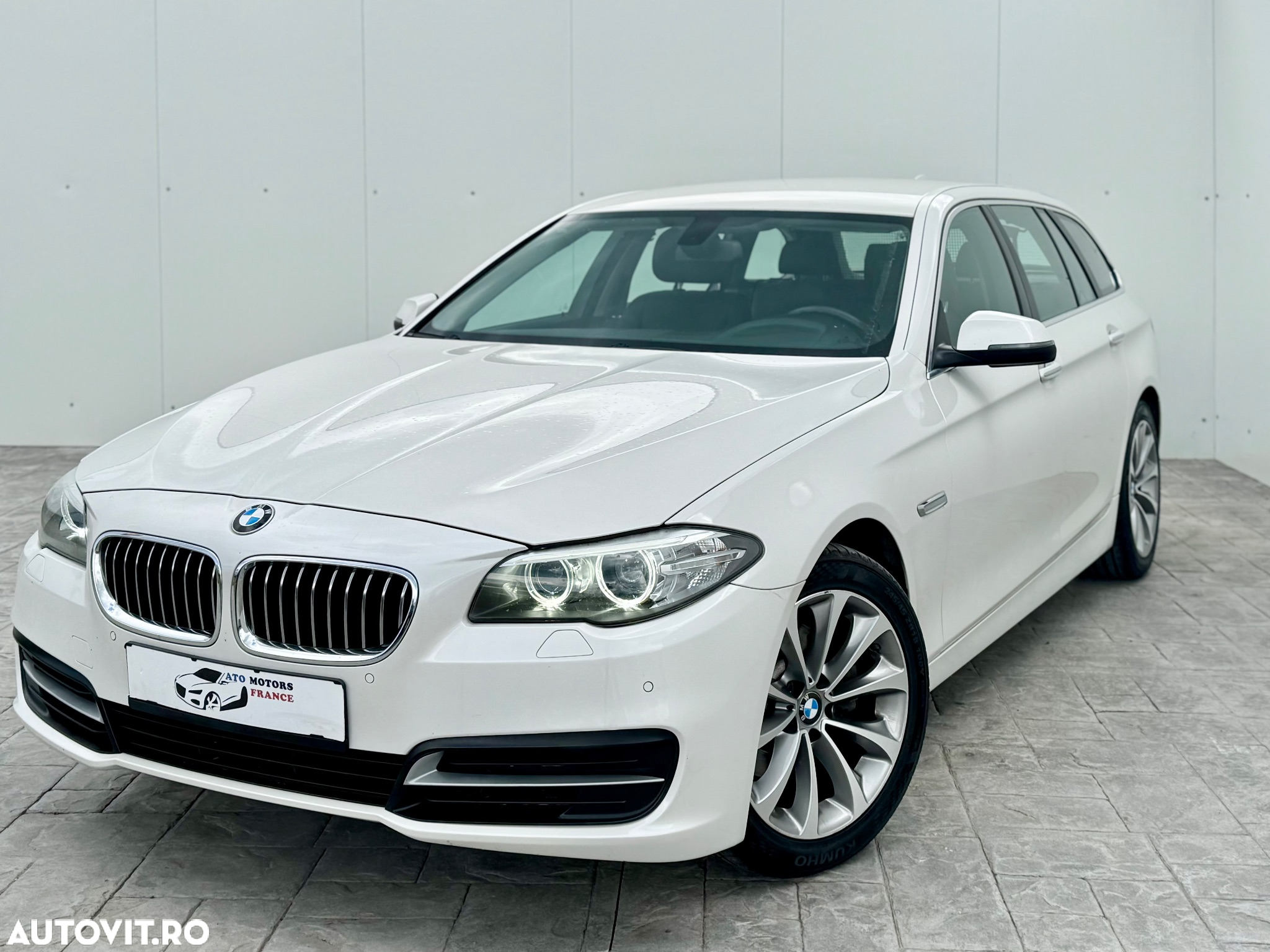 BMW Seria 5 520d Touring Aut. Modern Line - 13