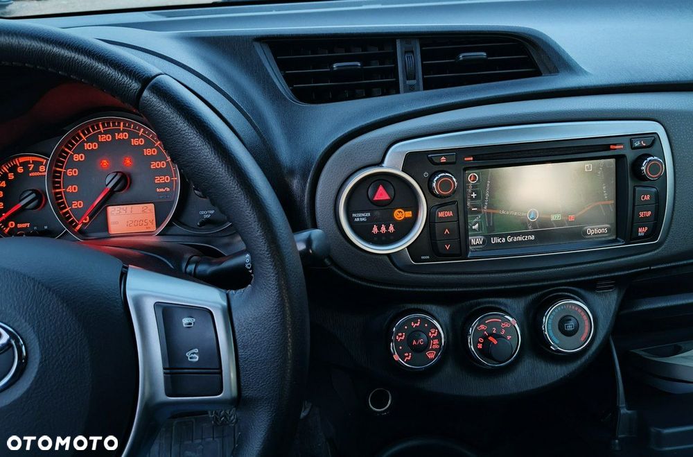 Toyota Yaris - 4