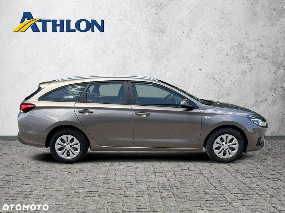 Hyundai i30 1.5 DPI Classic + - 6