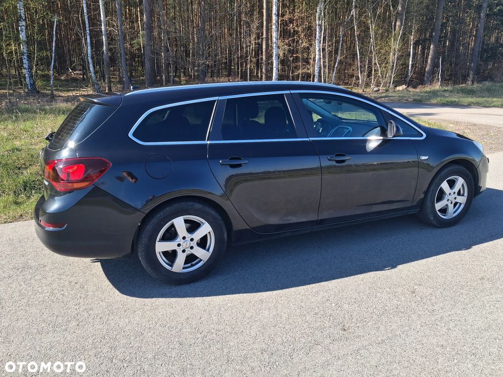 Opel Astra 1.4 Turbo Cosmo - 2