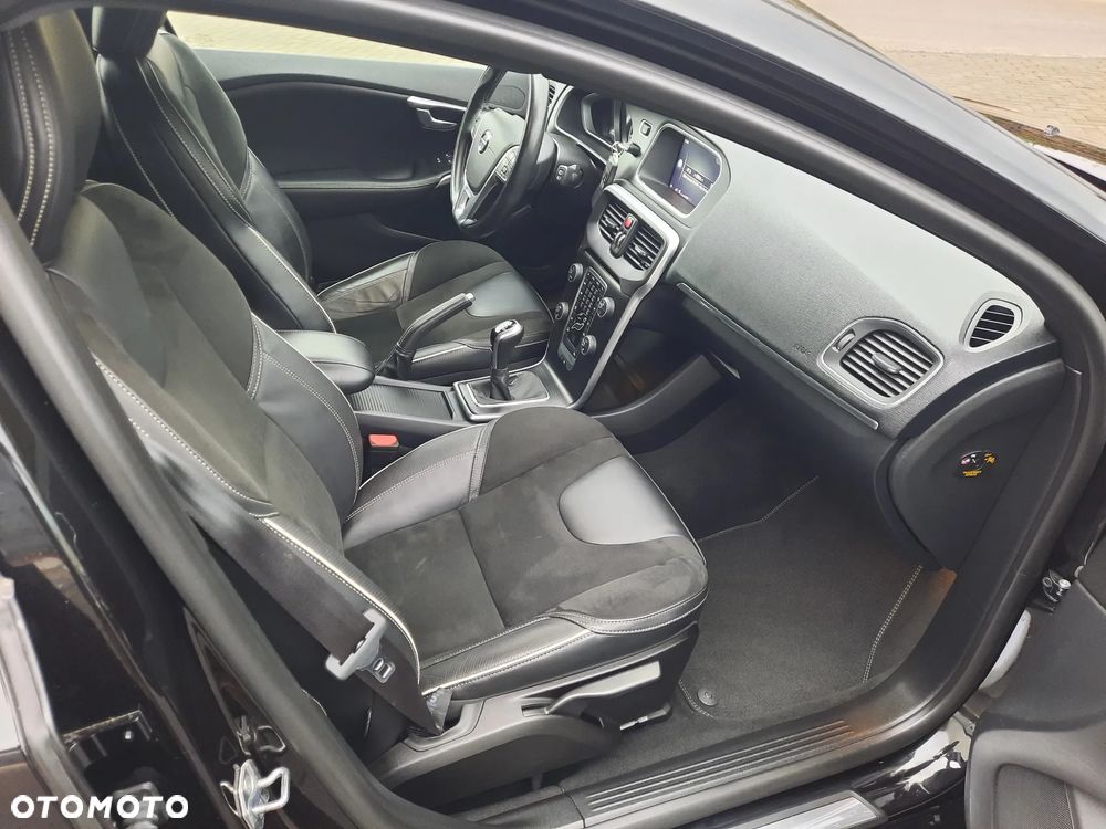 Volvo V40 D2 RDesign - 13