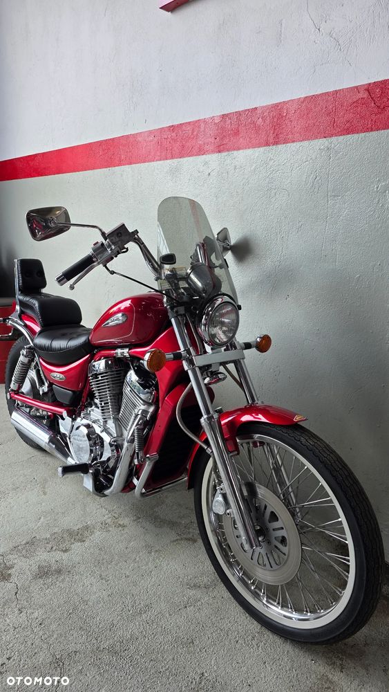 Suzuki Intruder - 13