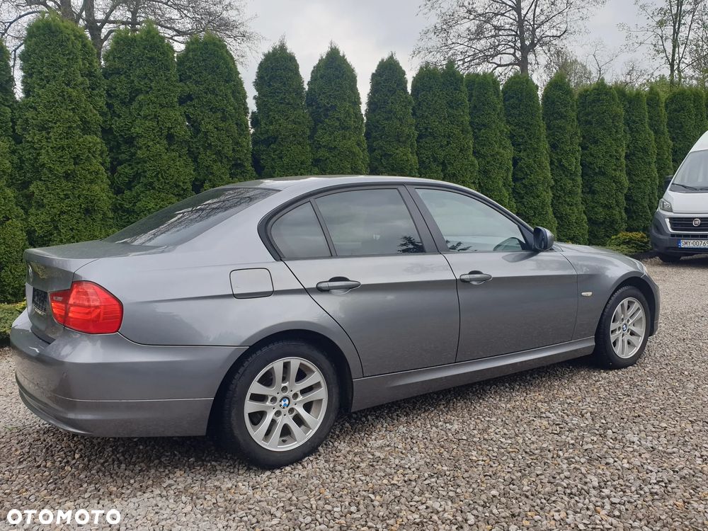 BMW Seria 3 320i Edition Sport - 4