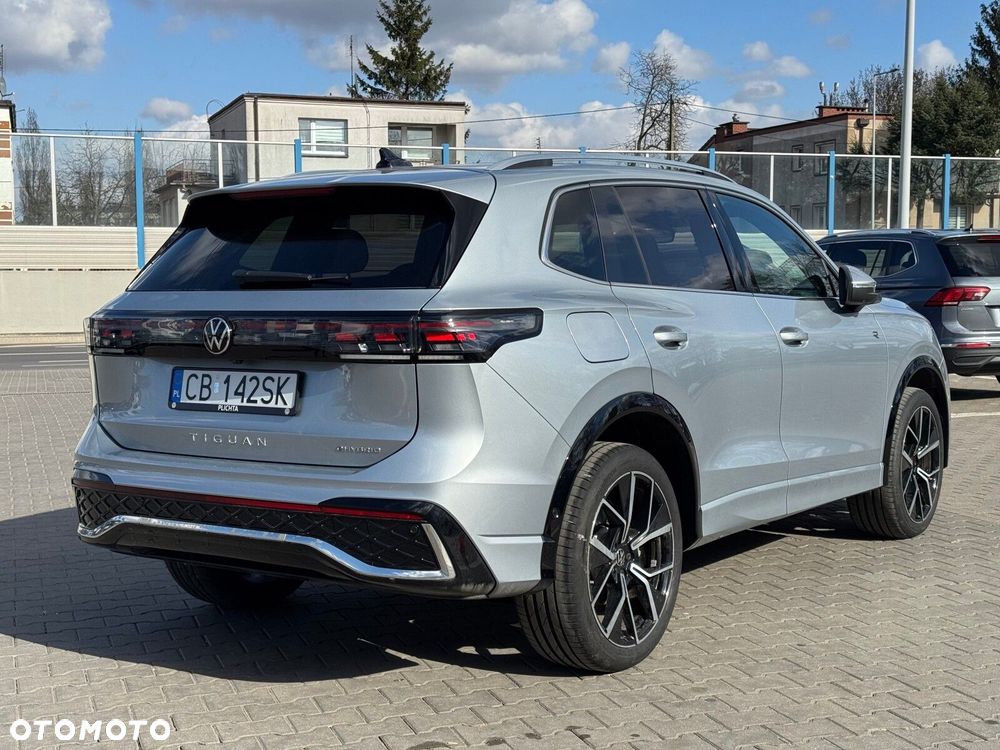 Volkswagen Tiguan - 12