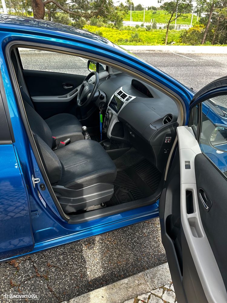 Toyota Yaris 1.0 VVT-i Sport - 26