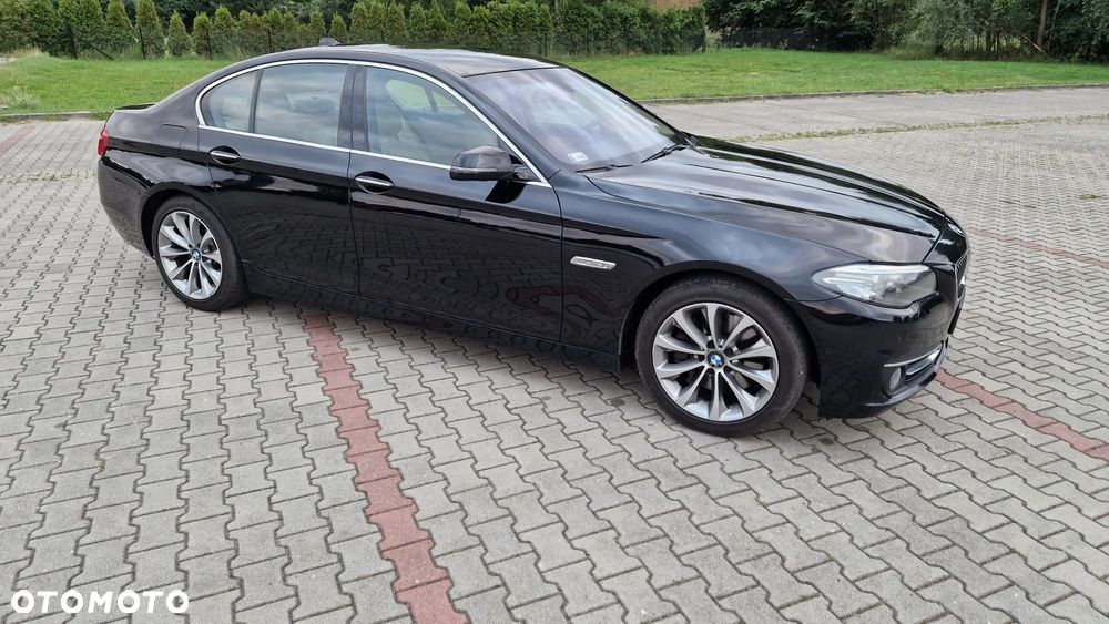 BMW Seria 5 525d Luxury Line - 3