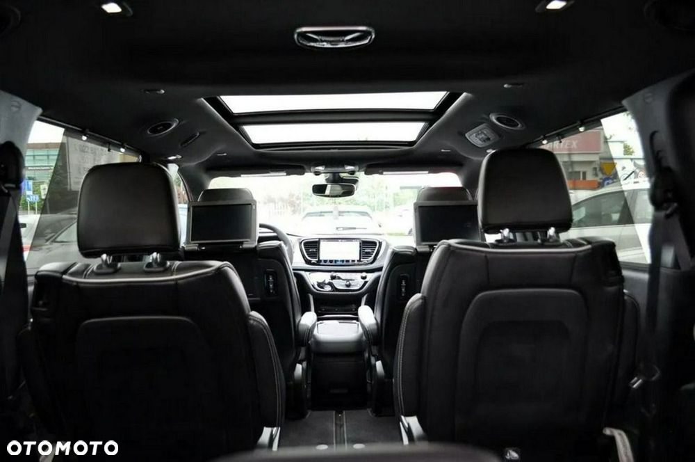 Chrysler Pacifica - 38